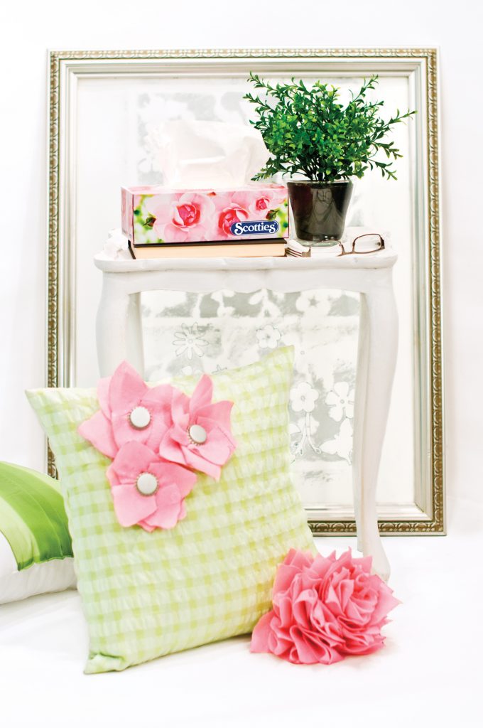 DIY Felt Flower Pillow