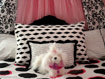 Easy-DIY-Fabric-Painted-and-Patterned-Pillow-Case-with-FrogTape®-Shape-Tape™-via-PinkWhen.com-10