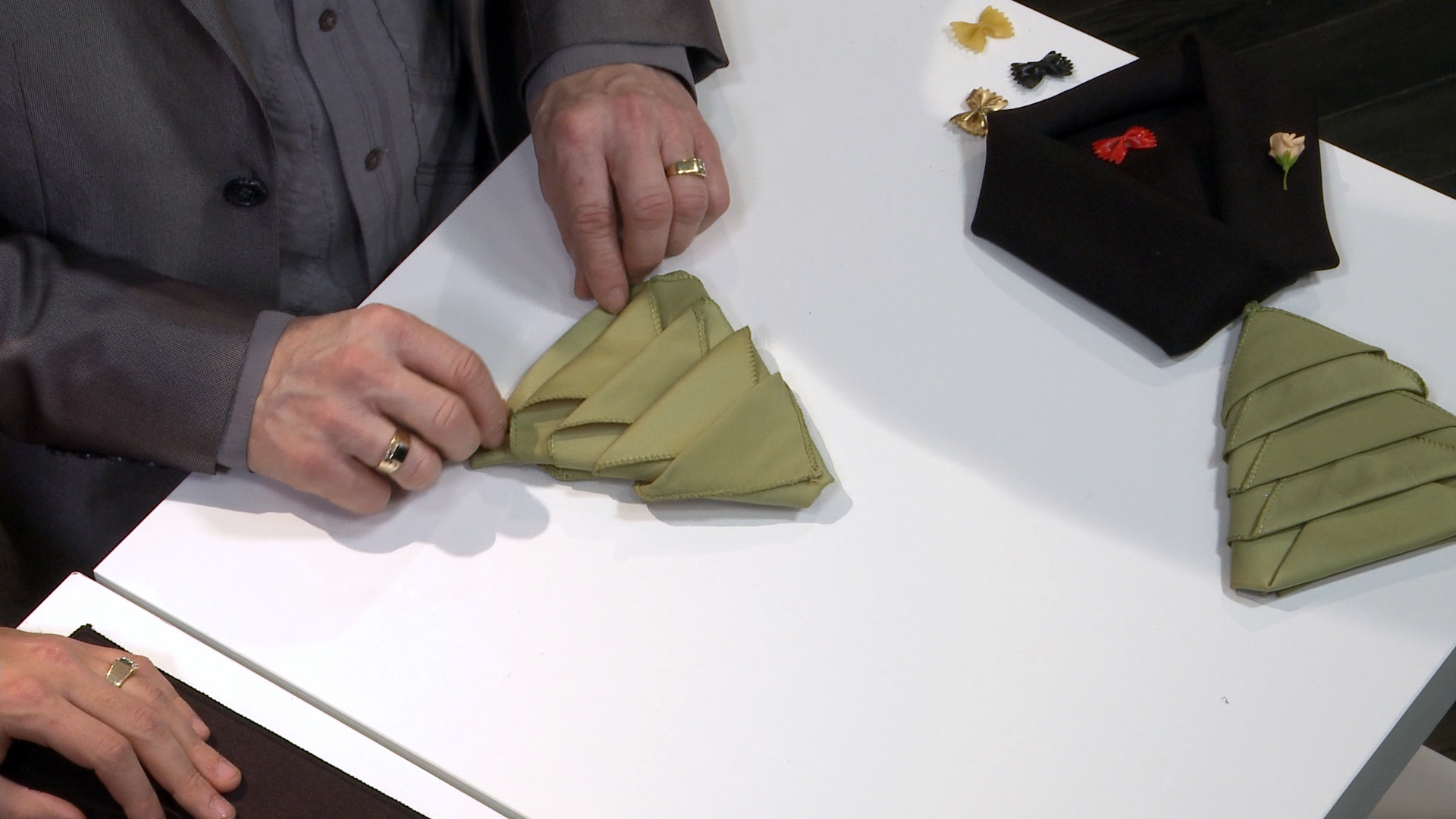 Three Pocket Napkin, How to Fold the Three Pocket Napkin