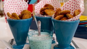 Fried-Quick-Pickles-with-Buttermilk-Ranch-Dippin-Sauce