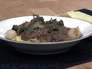 M&M_S15E11_Cameron Huley_Beef Bourgignon