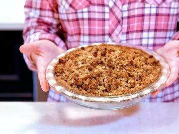 M&M_S20E01_Mel Woodworth_Dutch Apple Pie