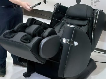 M&M_S21E02_Andrew Tan_uLove 2 Massage Chair