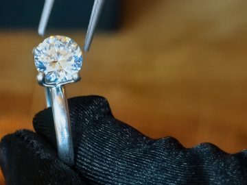 M&M_S21E03_Lindsay Jones_Advice On Buying Engagement Rings
