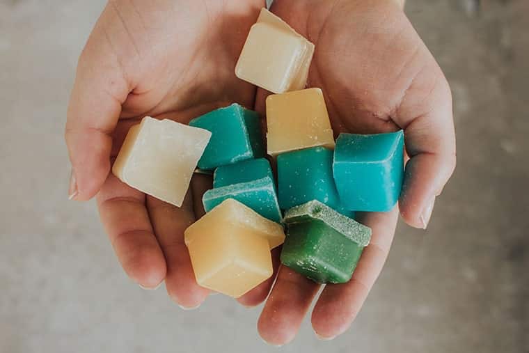 https://marcandmandy.com/wp-content/uploads/2021/09/hands-holding-wax-melts-min.jpg