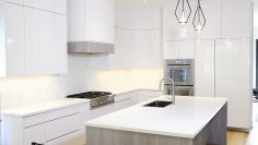 M&M_S26E10_Tetiana Paratchuk_Contemporary White Kitchen