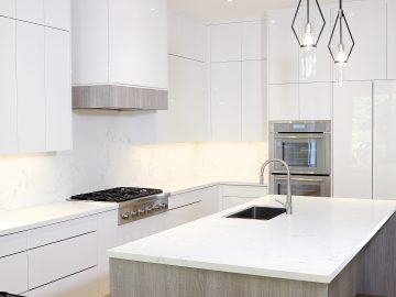 M&M_S26E10_Tetiana Paratchuk_Contemporary White Kitchen