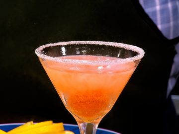 M&M_S30E01_Cranberry Lemonade Cocktail 1