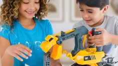 83204_Cat_Roarin’Rex-Cavator_Lifestyle_2