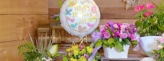M&M_S31E08_Lori Bencak_Mother’s Day Floral Trends