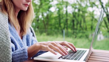 M&M_S39E04_Kinetic Books