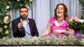 M&M_S39E10_Host Chat