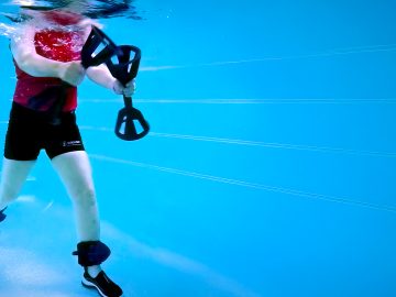 M&M_S41E04_Julie Thynham_Underwater Exercise Equipment