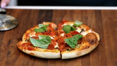 M&M_S40E03_Marina Sorrenti_Create the perfect pizza with these kithen essentials