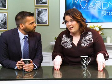 M&M_S40E04_Host Chat