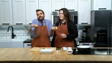 M&M_S41E11_Host Chat