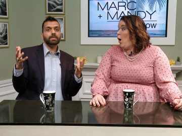 M&M_S40E09_Host chat