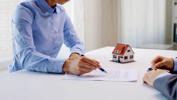 M&M_S40E09_Pioneer West