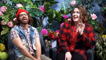 M&M_S40E11_Host Chat