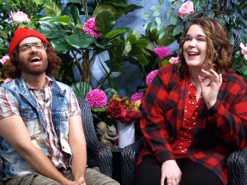 M&M_S40E11_Host Chat