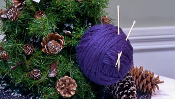 M&M_S42E01_DIY Christmas Tree Ornament