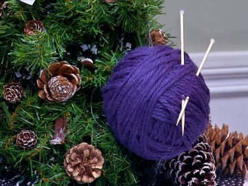 M&M_S42E01_DIY Christmas Tree Ornament