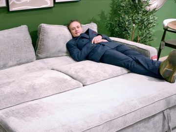 M&M_S42E01_Glen Peloso_Structube Holiday Entertaining