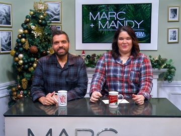 M&M_S42E01_Host Chat