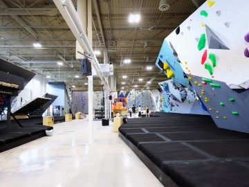 M&M_S42E07_Bolder Climbing