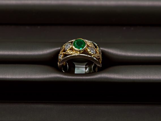 M&M_S42E08_Doug Davey_Custom Jewellery at The Gold Room