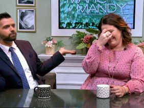 M&M_S42E08_Host Chat