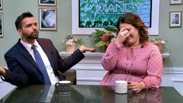 M&M_S42E08_Host Chat