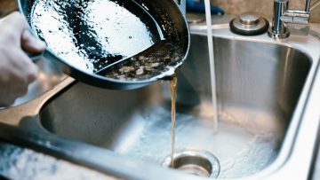 M&M_S42E09_Express Rooter