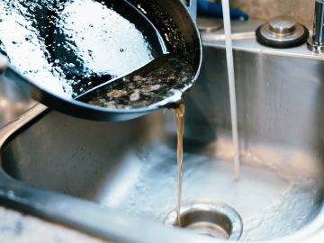 M&M_S42E09_Express Rooter