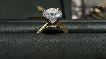 M&M_S42E12_Valeria Almosnino_Comparing Diamond Collections