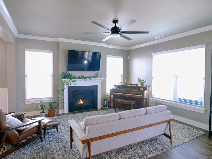 M&M_S43E01_Glen Peloso Design Tip_Area Rug Choice