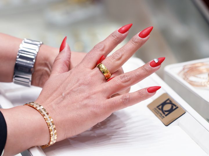 M&M_S43E03_Koh i noor Jewellers