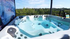 M&M_S45E02_RNR Hot Tubs-topaz-upscale-2x