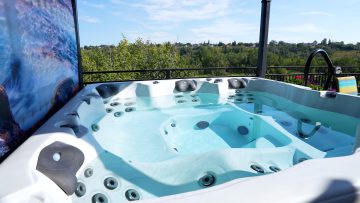 M&M_S45E02_RNR Hot Tubs-topaz-upscale-2x